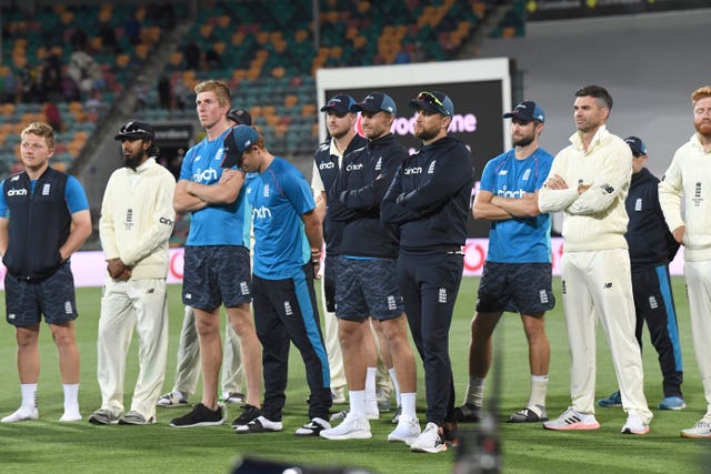 England's players show their dejection after losing the fifth Ashes test