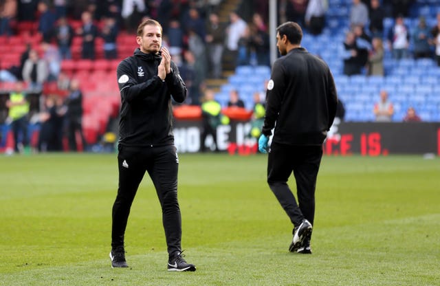 Jan Siewert applauded the Huddersfield fans after defeat at Crystal Palace condemned the Terriers to relegation. 