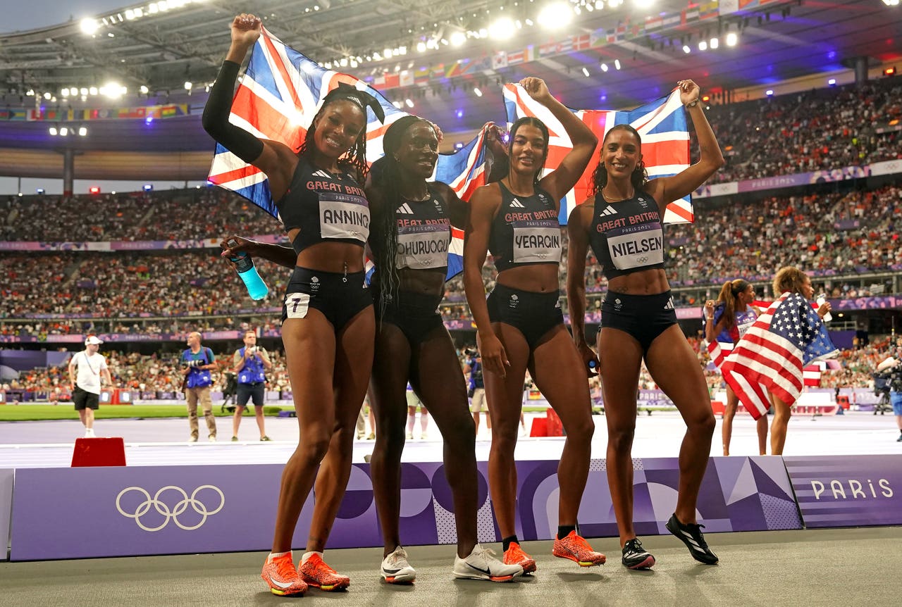 Great Britain’s 4×400 metres relay men and women win bronze medals ...