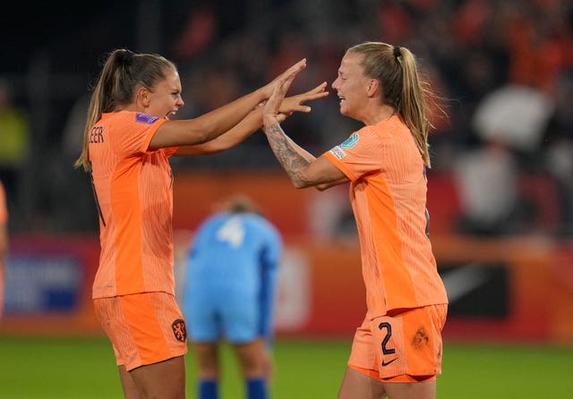 Lieke Martens celebrates the opening goal with Lynn Wilms 