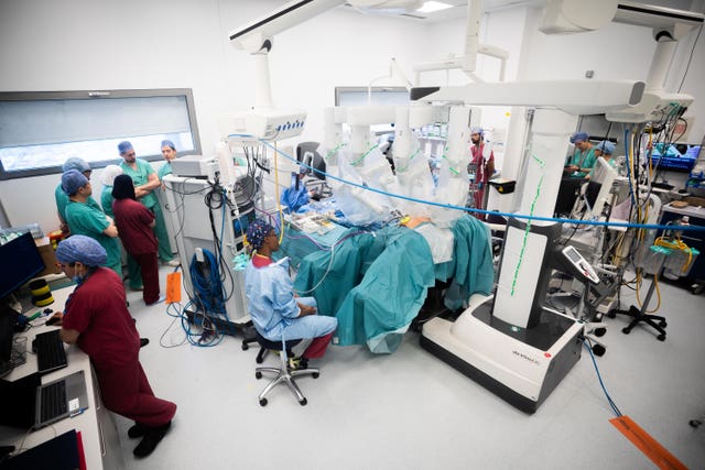 UK&rsquo;s first AI driven surgery in a colorectal procedure
