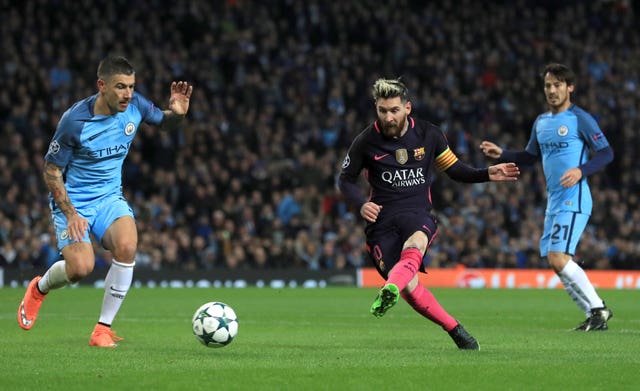 Lionel Messi scores against Manchester City in 2016