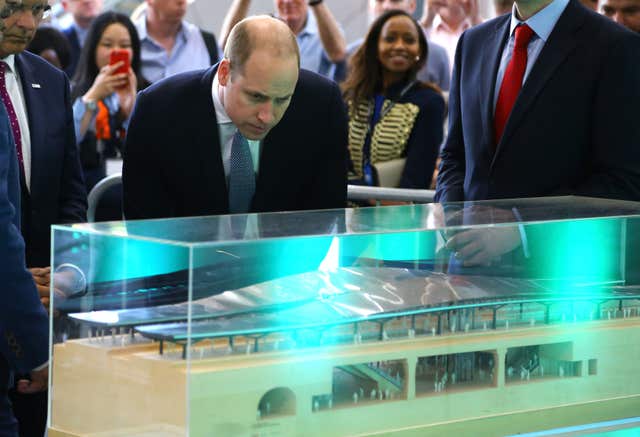 The Duke of Cambridge looking at a model of London Bridge station as he officially opened it (Gareth Fuller/PA)