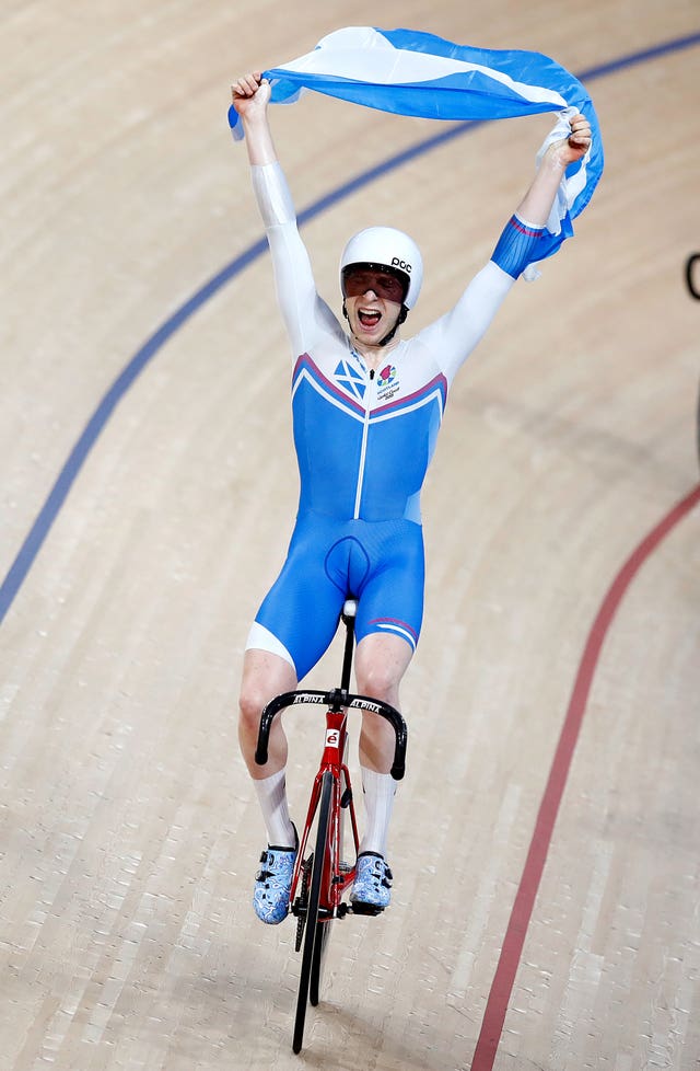 Scotland's Mark Stewart won the points race at the Commonwealth Games on Sunday