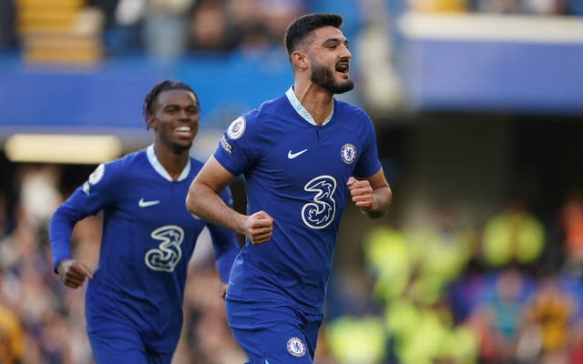 Chelsea turn on the style to brush aside Wolves