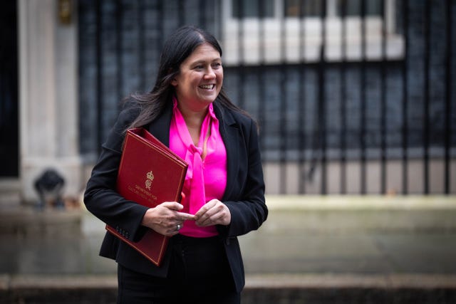 Lisa Nandy leaving Downing Street with a red Government folder under her arm