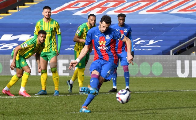 Luka Milivojevic scores the winner for Palace 