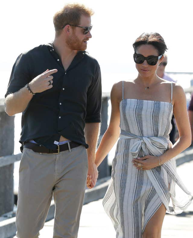 Harry and Meghan take a stroll on Fraser Island