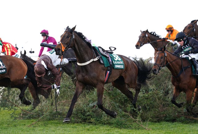 Harry Bannister is unseated from Domaine De L’Isle during the Randox Grand National