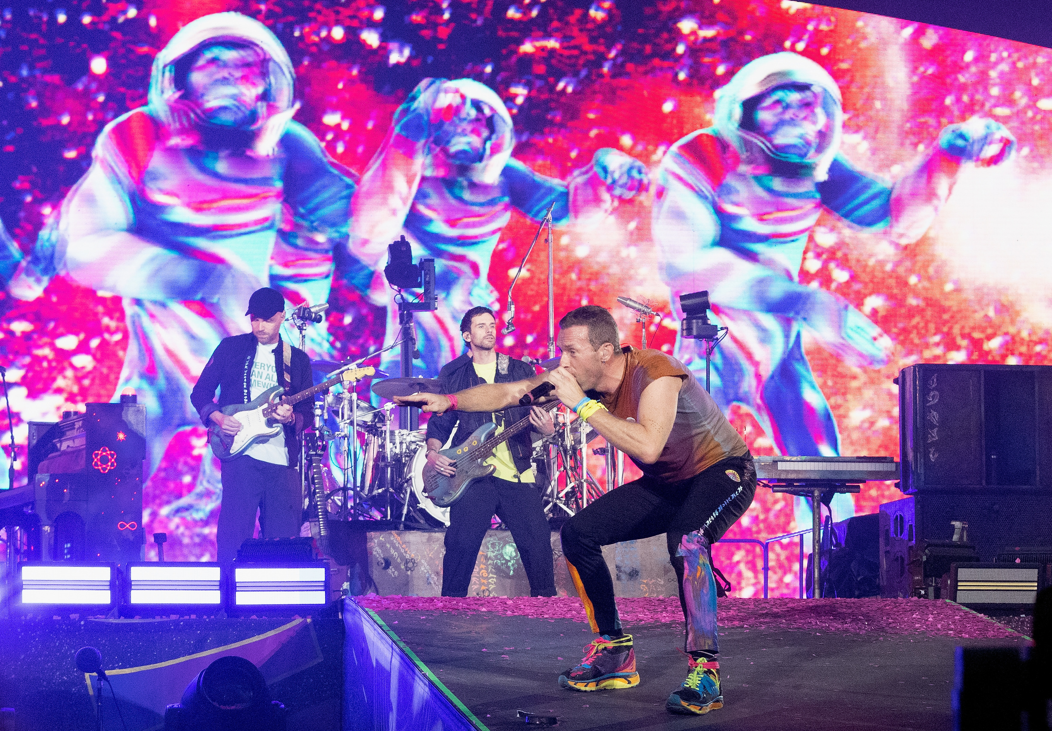 Coldplay Make Colourful Return To Wembley Stadium With Music Of The ...