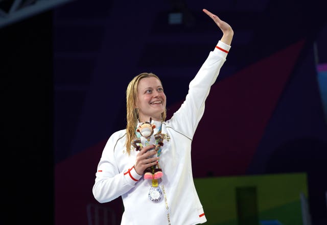 England’s Hannah Russell celebrates her Commonwealth Games medal