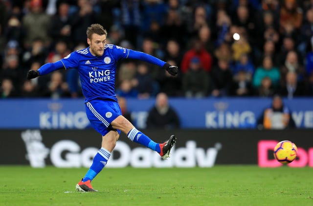 Jamie Vardy nets from the penalty spot