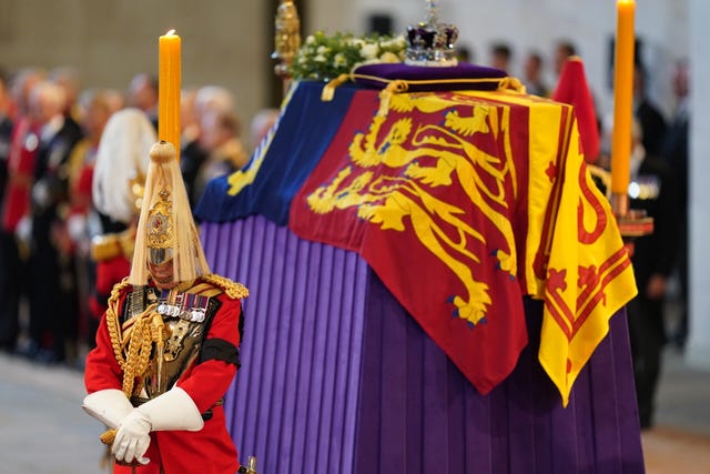 Four officers from the Household Cavalry began the first six-hour vigil around the coffin