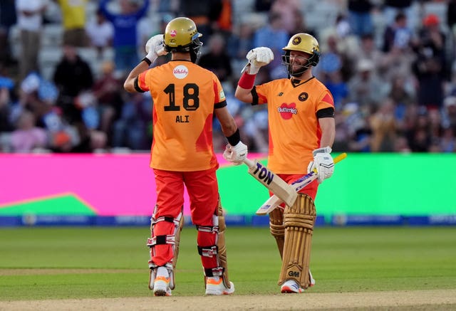 Ben Duckett and Moeen Ali celebrate Birmingham Phoenix's victory