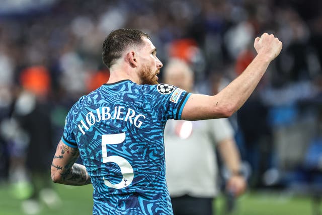 Pierre-Emile Hojbjerg celebrates victory over Marseille