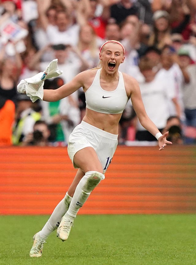 Chloe Kelly celebrates her winning goal in the Euro 2022 final