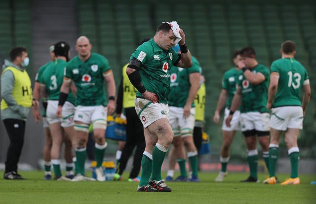 Cian Healy leaves the game with a head injury 