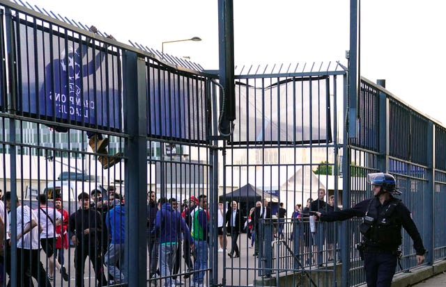 Police used pepper spray against Liverpool fans outside the Stade de France