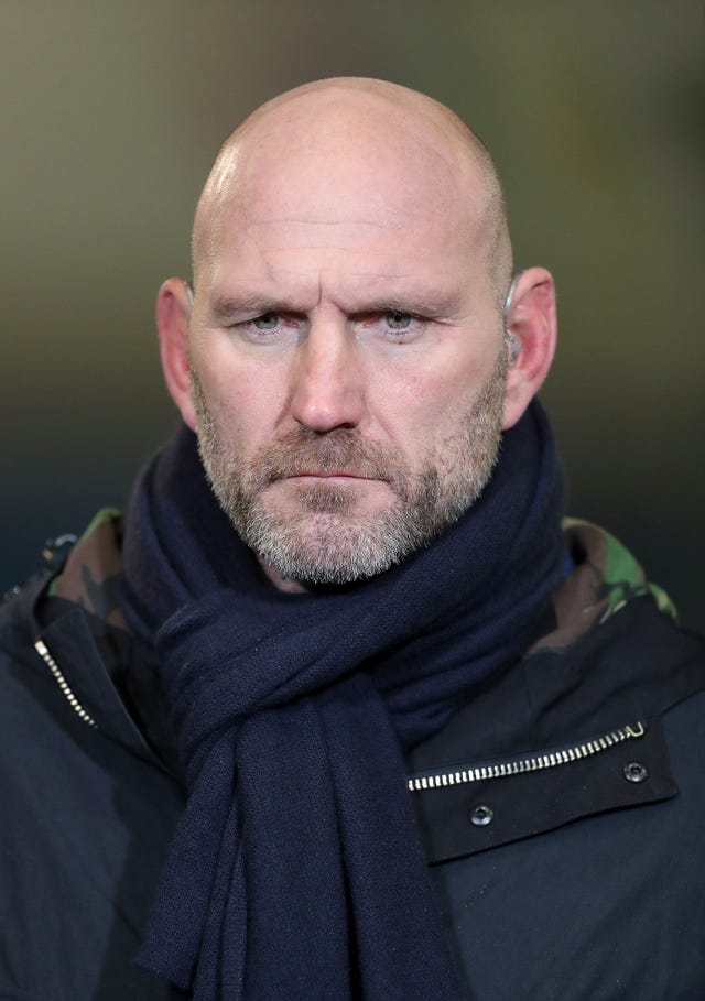 Lawrence Dallaglio has called for England to make changes