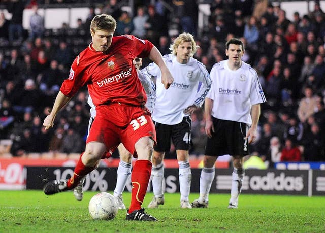 Neil Mellor, pictured playing for Preston, helped put Kirkland in touch with the PFA