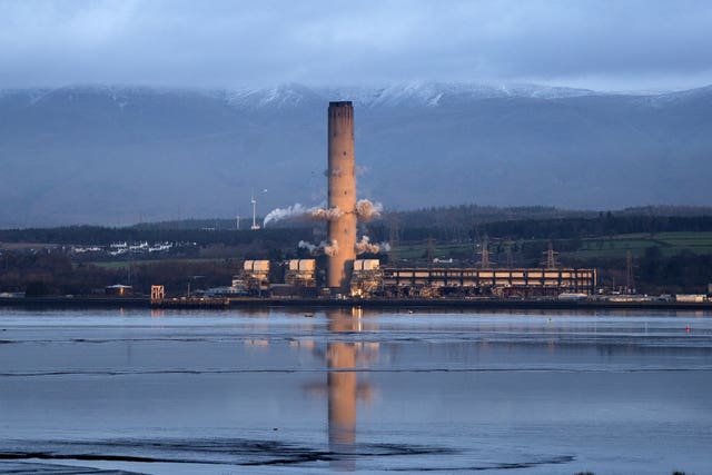 Longannet chimney demolished