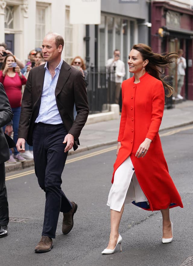 William and Kate take the Tube to the pub as London prepares for ...