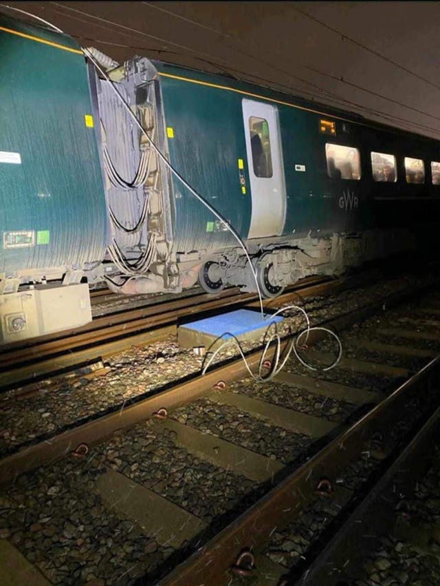 The train with damaged overhead electric cables