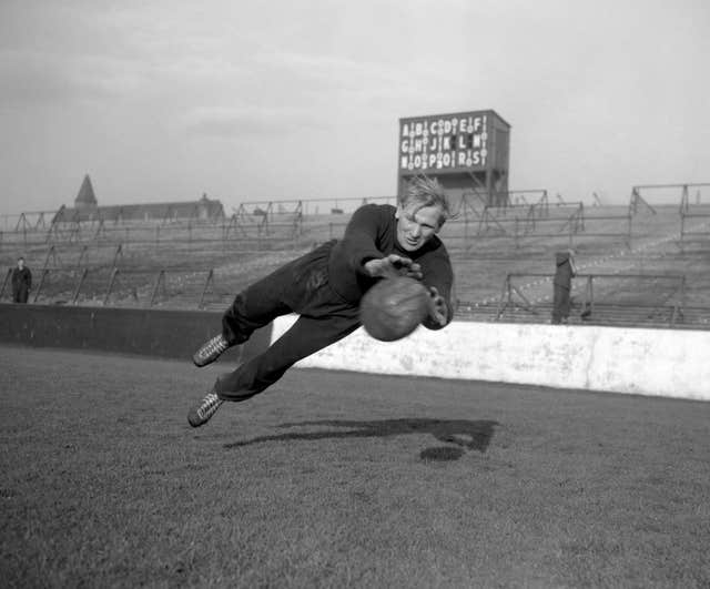 Bert Trautmann making a save