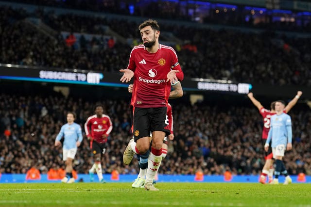 Bruno Fernandes gestures to the crowd after scoring