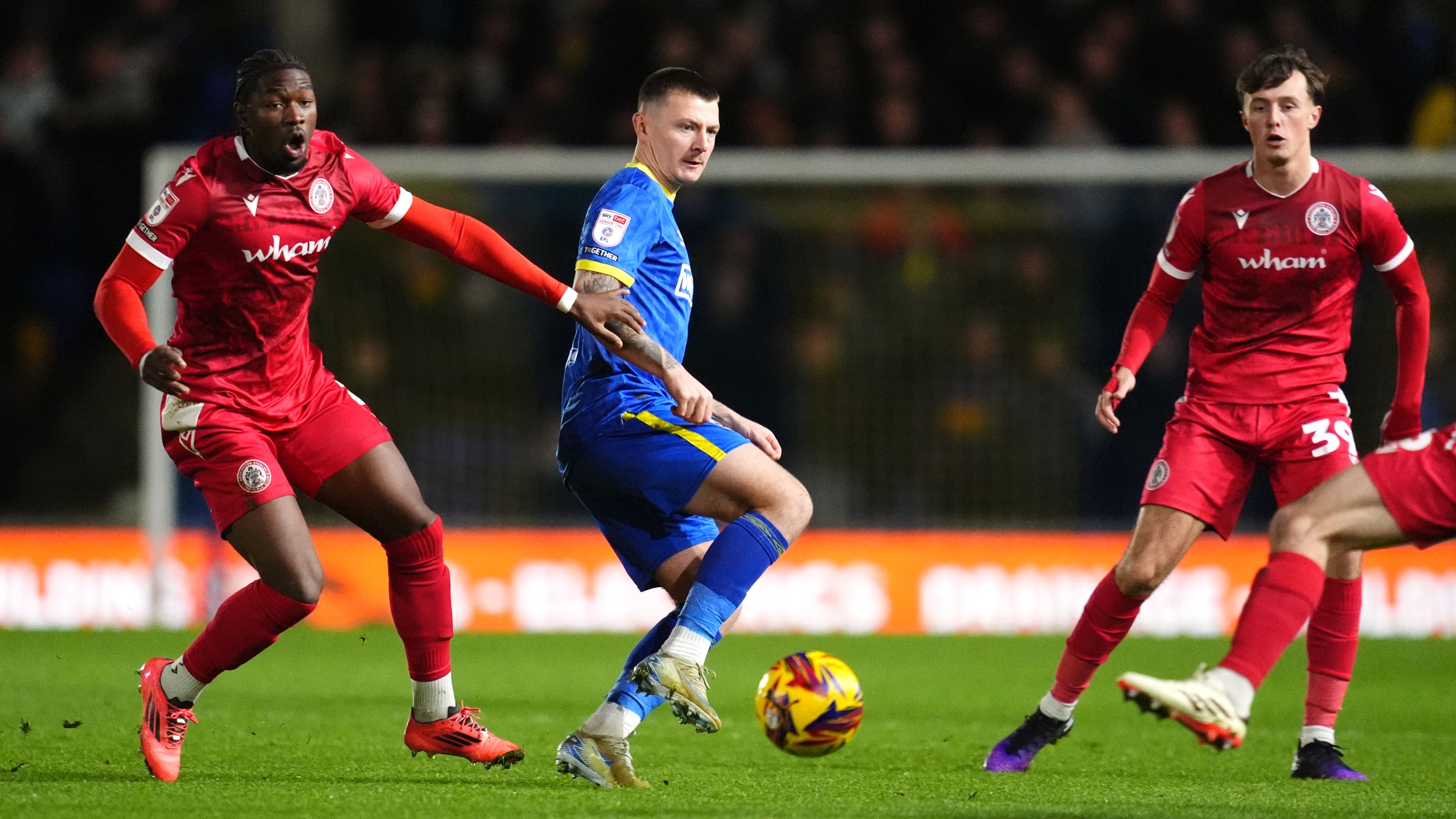 1.AFC Wimbledon's Late Comeback Earns Dramatic Draw Against Accrington: A Night of Thrills at Plough Lane Absolutely