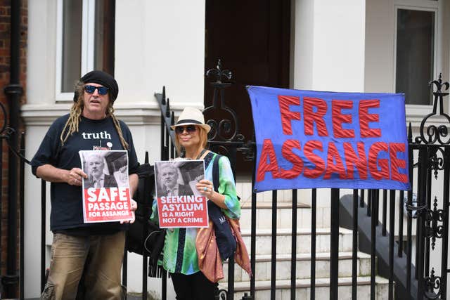 Julian Assange supporters