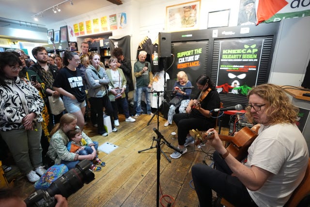 People watching Ispini na hEireann play at Connolly Books in Dublin