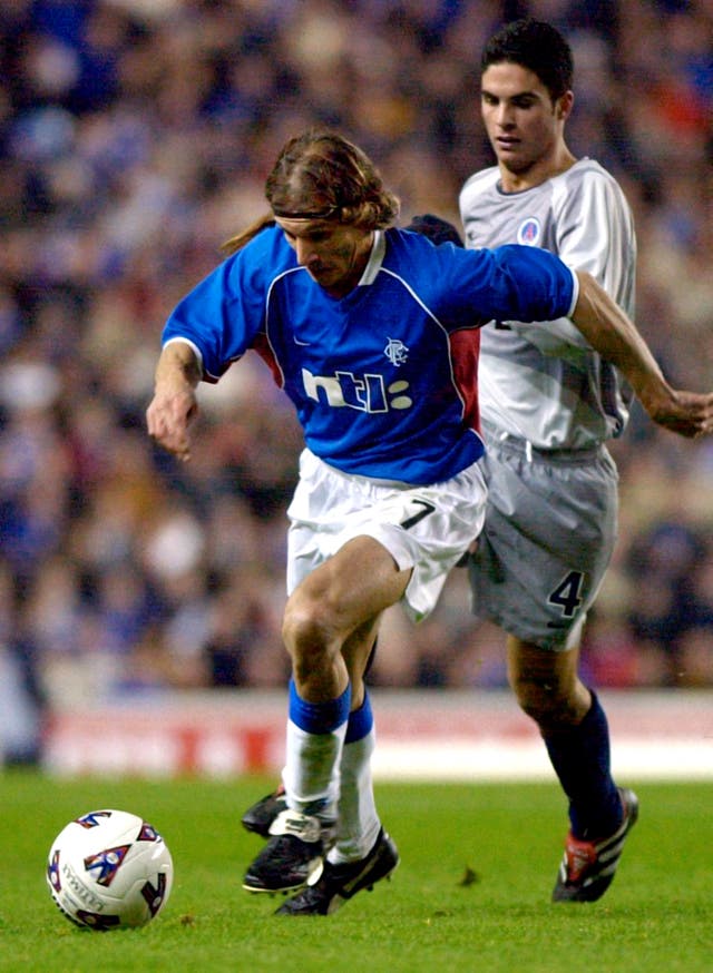 Mikel Arteta in action for PSG in a UEFA Cup match against Rangers 