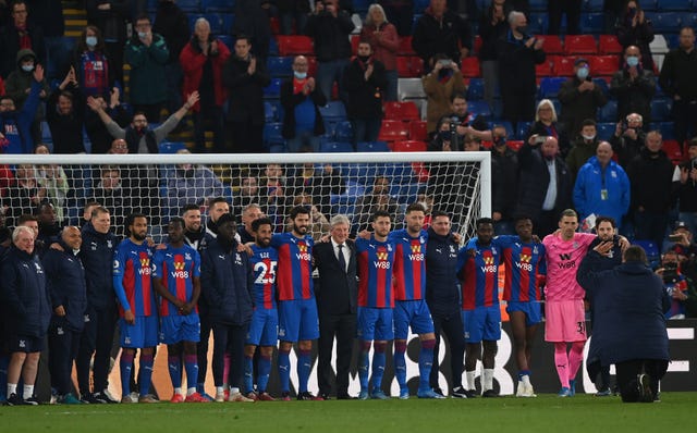 Roy Hodgson with the Crystal Palace players and staff