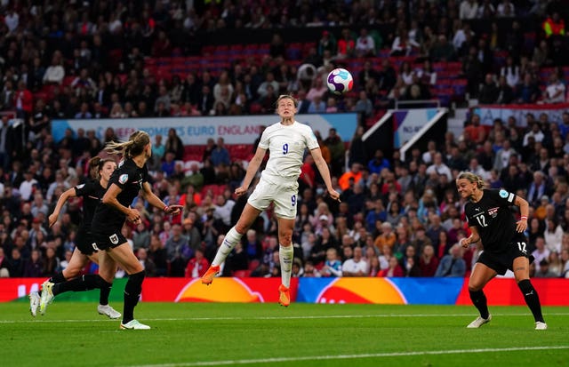 Beth Mead scores winner as England start home Euros with win over Austria