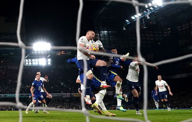 Hakim Ziyech’s moment of magic inspires Chelsea to victory over Tottenham