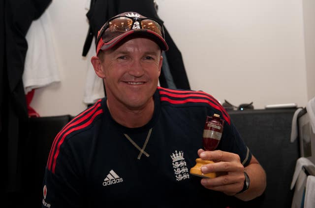 Andy Flower with the Ashes urn