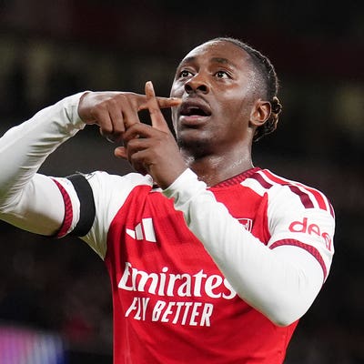 Arsenal produce second-half blitz to ease past Lille in Champions League