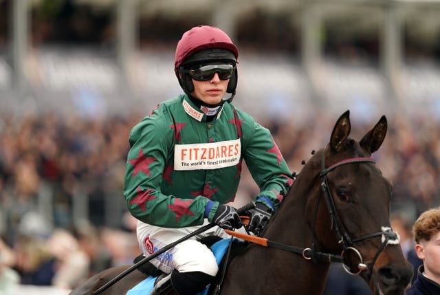 Handstands going to post before the Gallagher Novices’ Hurdle 