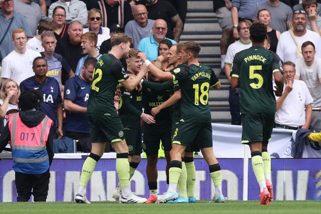 Brentford celebrate Bryan Mbeumo''s opening goal