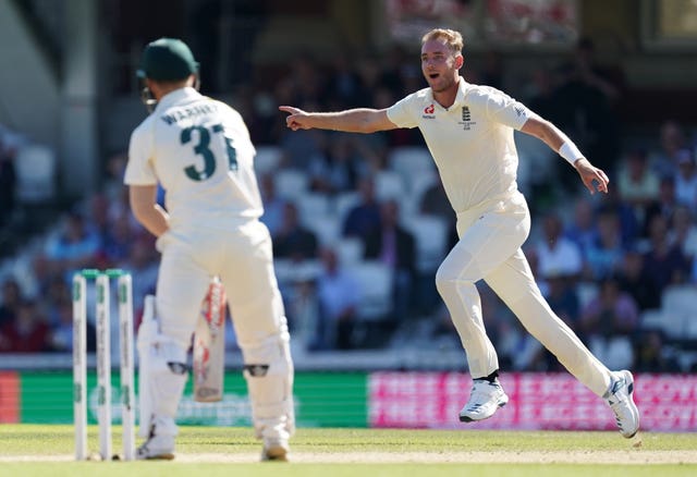 Stuart Broad, right, celebrates taking the wicket of David Warner at the Oval in 2019