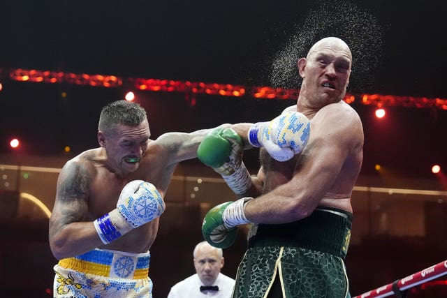 Oleksandr Usyk (left) won the first fight on a split decision