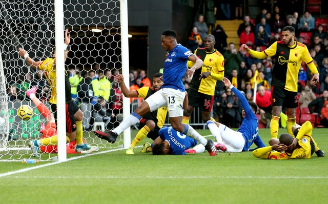 Yerry Mina (centre) starts Everton's fightback 