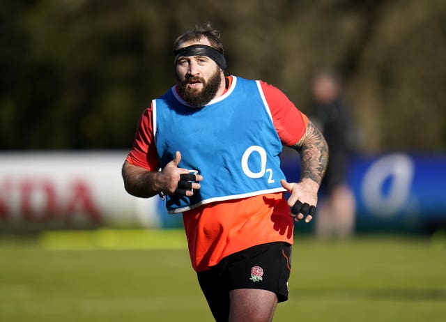 Joe Marler has been practicing his line-outs 