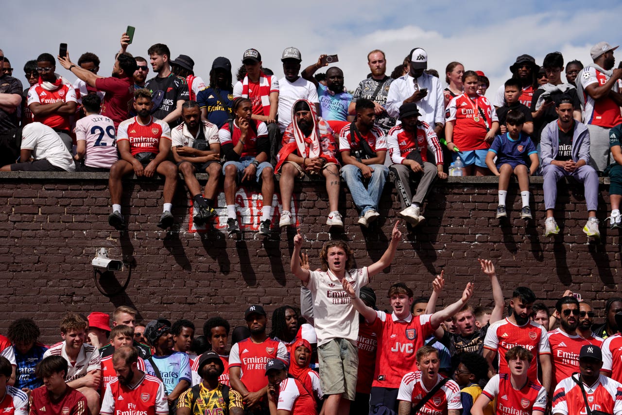 six-stabbed-in-hours-after-arsenal-premier-league-victory-parade-this