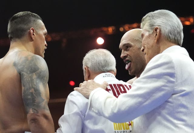 Oleksandr Usyk was not distracted by Tyson Fury's showboating