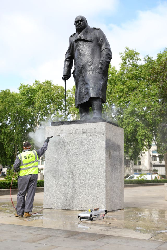  Sir Winston Churchill statue