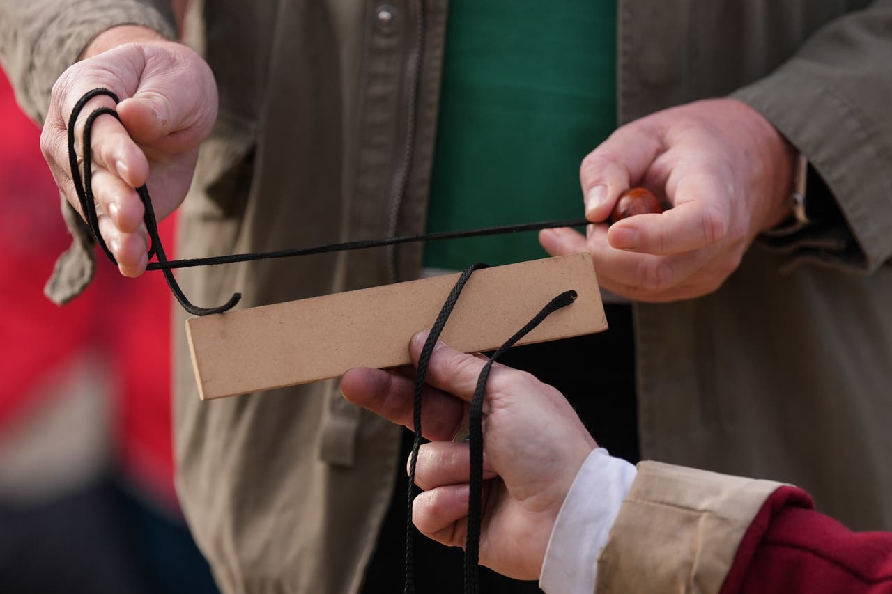 Mens Conker Champion At Centre Of Steel Chestnut Probe ‘won Title