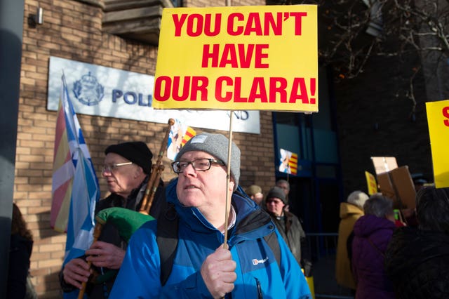 Clara Ponsati supporters