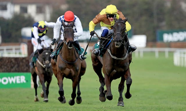 Galopin Des Champs leads the way in the Irish Gold Cup 